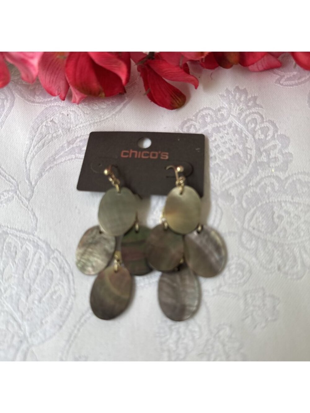 Chico's Mother of Pearl Shell Disc Dangle Earrings Iridescent Oval Earrings NEW